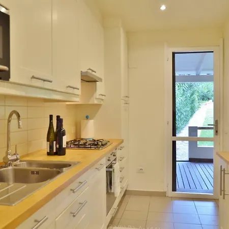 Niky Villa Geremeas
